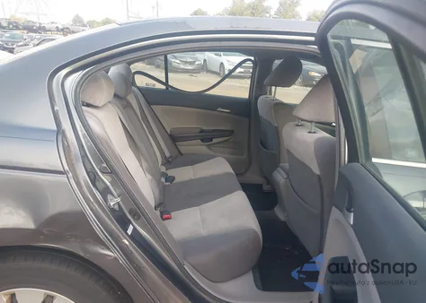 2008 Honda Accord 2.4 Lx z USA, uszkodzony, nr VIN 1HGCP26398A047721